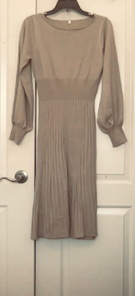 Dress Small, Beige, Sweater