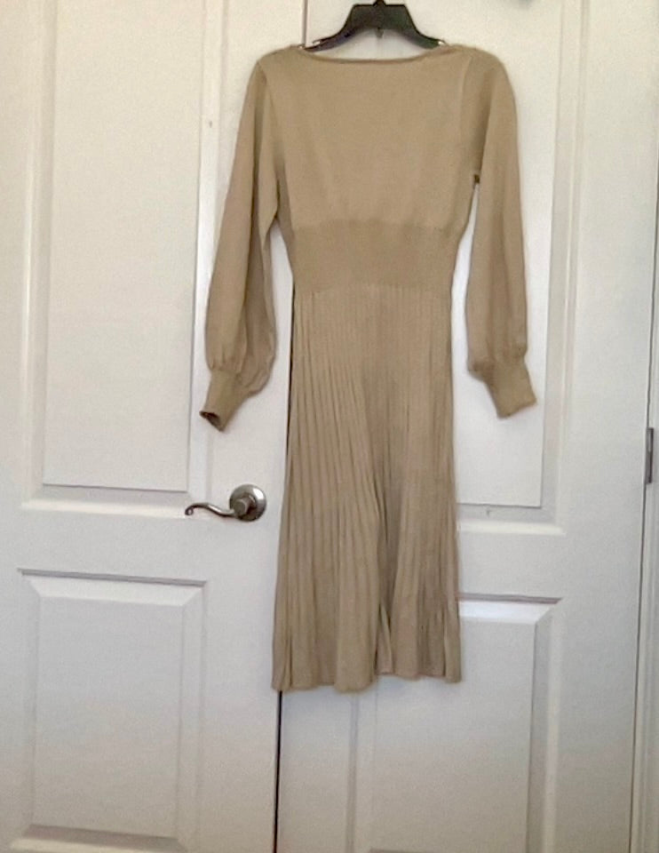 Dress Small, Beige, Sweater